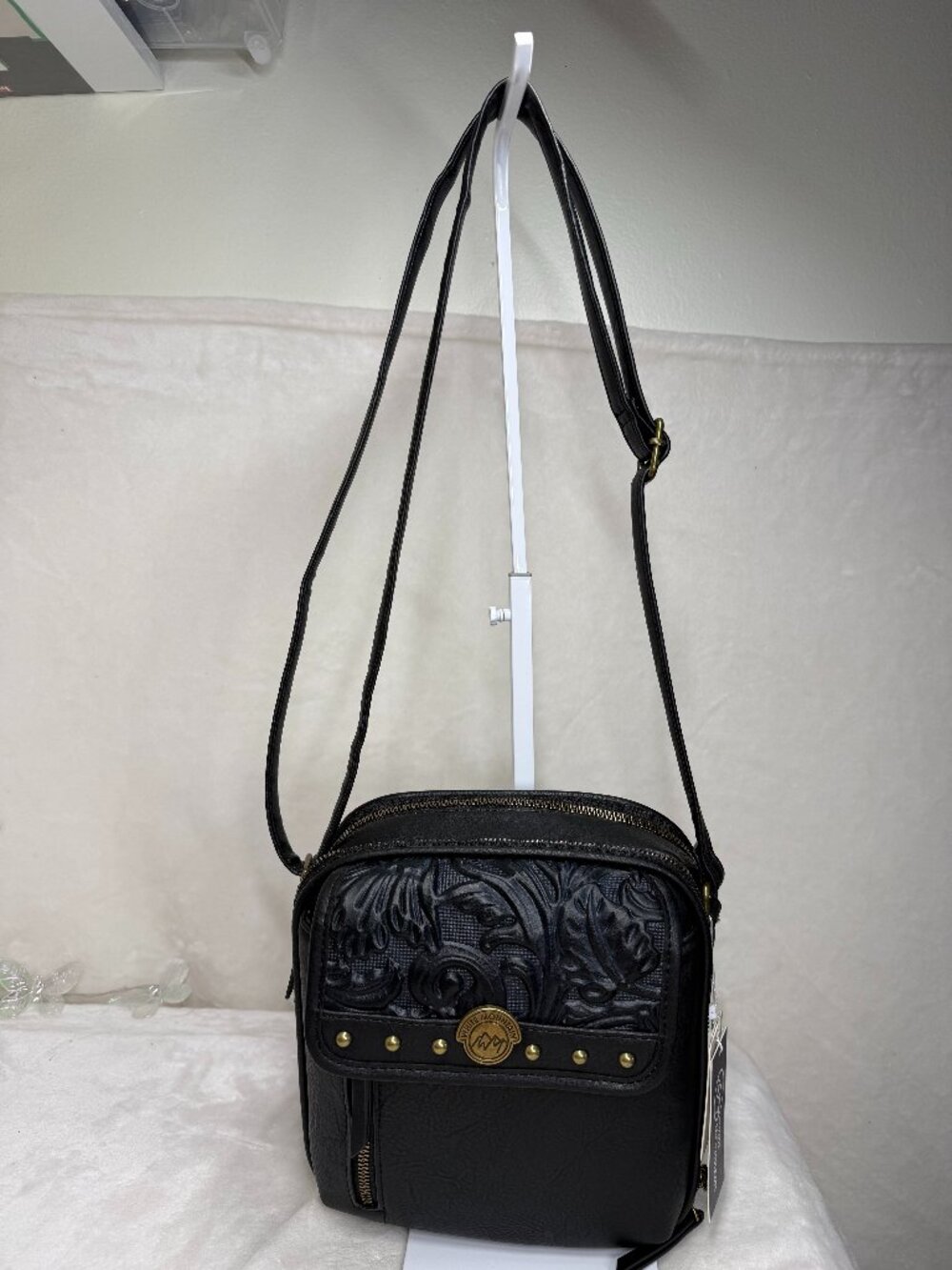 White Mountain Black Embossed Crossbody Bag – 9x9x3